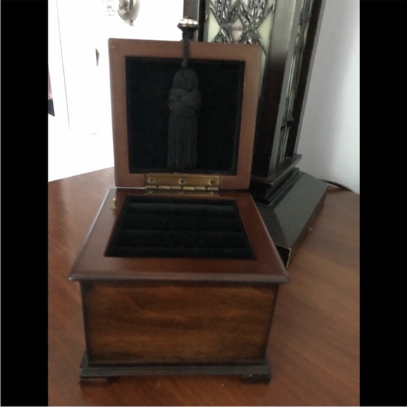 Bombay Music/Ring Box - Picture 2 of 6